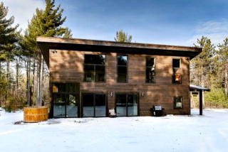 15 Hollow Ln, Wilmington, NY 12997-2224