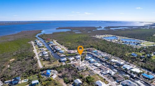 3472 Manatee Dr, Saint James City, FL 33956-2527