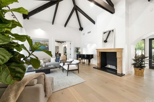 12 Clancy Ln, Rancho Mirage CA  92270-4501 exterior
