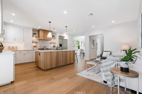 6464 Firmament Ave, Van Nuys CA  91406-6218 exterior