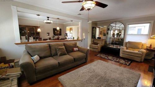 15 Mont Ave, Huntington Station NY 11746-6835 exterior