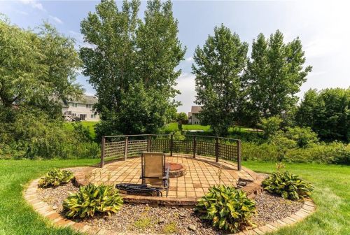 44 Bristol Ct, Hudson WI  54016-7773 exterior