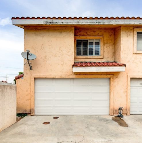 8608 Ramona St, Bellflower CA  90706-7742 exterior