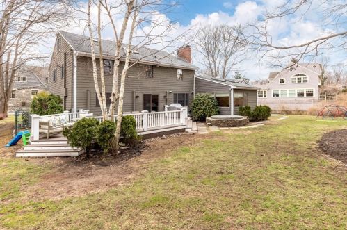 4 Galloupes Pt Rd, Swampscott MA  01907-2739 exterior