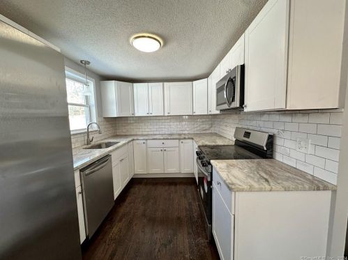 122 Mckinley Dr, New Britain CT  06053-1922 exterior