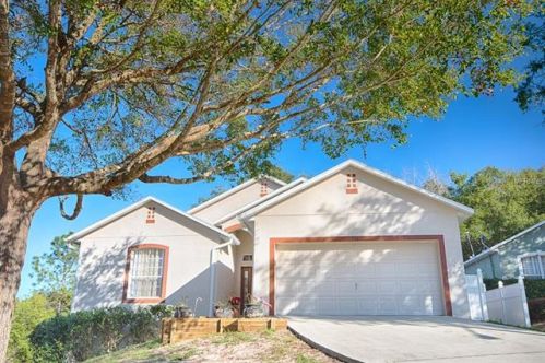 935 Don Wilson Ave, Apopka, FL 32712-1732