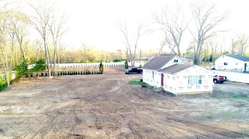 226 Napoli St, Central Islip, NY 11722-3208