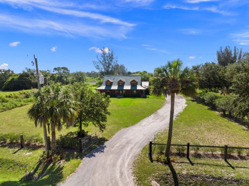 550 Ffa Rd, Fort Pierce, FL 34945-2042