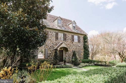 2300 Saymoure Rd, Wilmington, DE 19805-2813