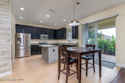 3220 Constellation Dr, Melbourne FL 32940-2365 exterior