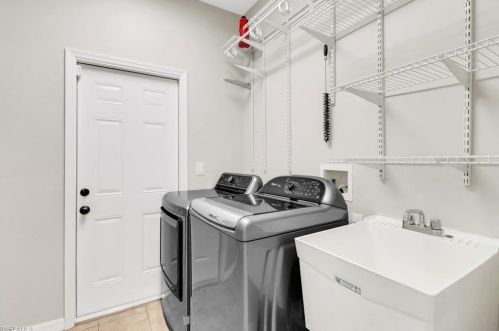 2042 Morning Sun Ln, Naples FL 34119-3323 exterior