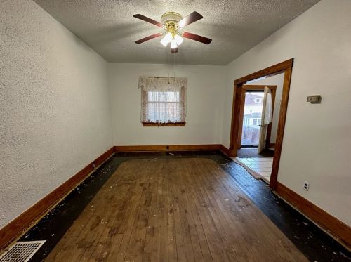 1242 Taylor Ave, New Kensington PA  15068-5531 exterior