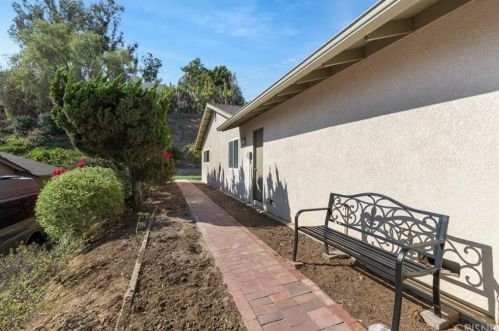 675 Dana Dr, Santa Paula CA  93060-1614 exterior