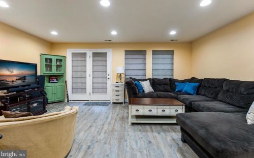 115 South Ave, Swedesboro NJ  08085-1693 exterior