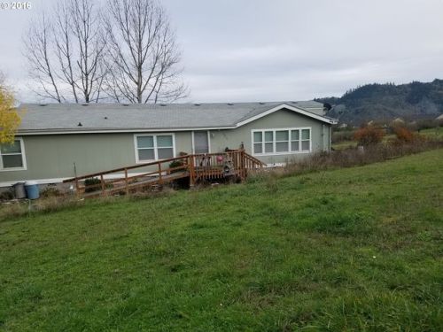 321 Ronald St, Winston, OR 97496