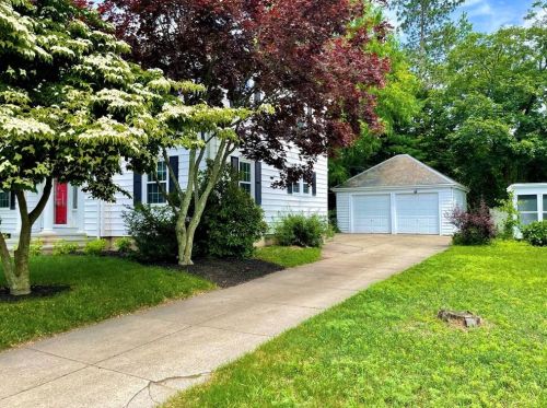 1111 Smithfield Ave, Lincoln, RI 02865-2627