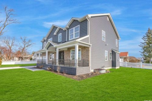 51 Devon Rd, Bethpage, NY 11714-1118