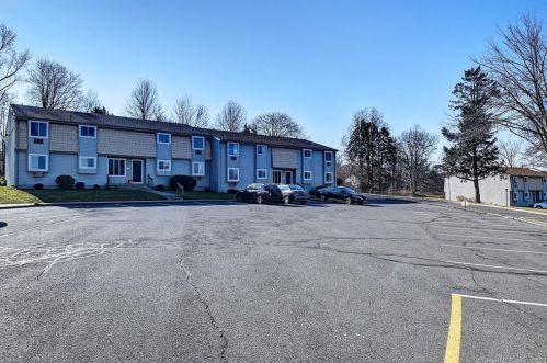 2 Carillon Dr, Rocky Hill CT  06067-2536 exterior