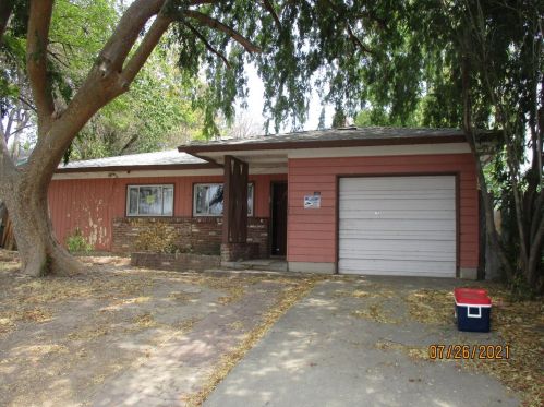 5604 Layton Dr, North Highlands, CA 95660-4733