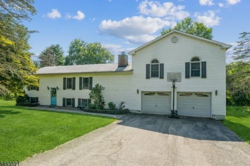 19 Little Rd, Lafayette, NJ 07848-2603