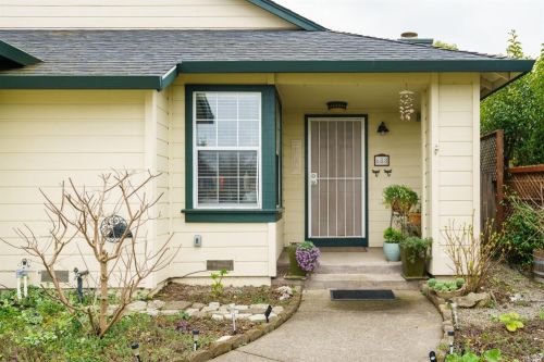 688 Elsa Dr, Santa Rosa, CA 95407-6262