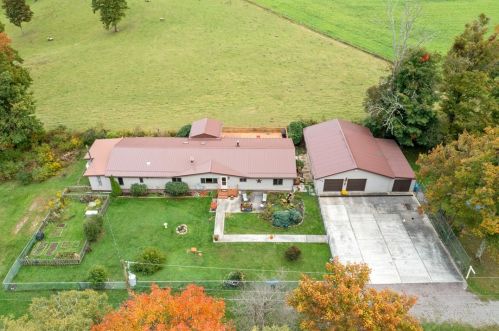 148 Locust Rd, Addison, PA 15411-2246
