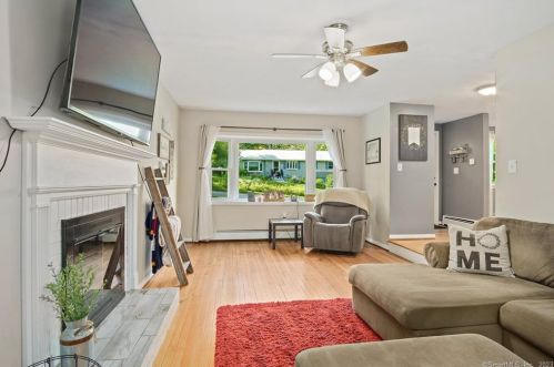 6 East Dr, Gales Ferry CT  06335-1610 exterior