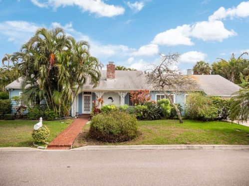 3535 Belle Vista Dr, Saint Petersburg, FL 33706-2622