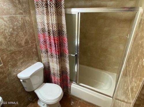 5245 Country Gables Dr, Glendale AZ  85306-3921 exterior