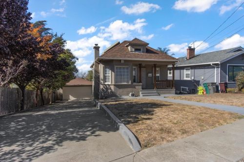 9619 Burr St, Oakland, CA 94605-4713