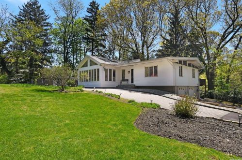 77 Sunken Meadow Rd, Northport, NY 11768-2720
