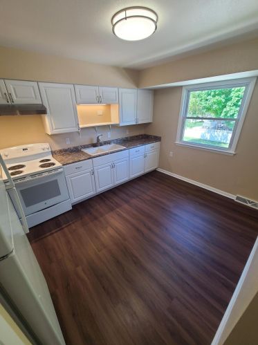 9031 Crawford Ave, Milwaukee WI  53228-1622 exterior