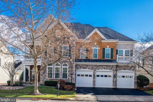 43331 Riverpoint Dr, Leesburg VA 20176-1296 exterior