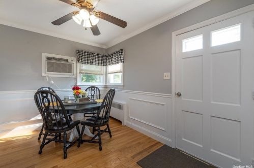 420 Clement Ave, Floral Park NY  11003-3320 exterior