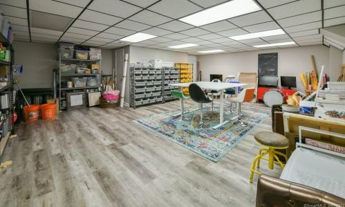 1 Elderberry Ln, Huntington CT  06484-3762 exterior