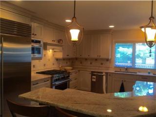 13 Guernsey Ln, East Brunswick NJ  08816-3507 exterior