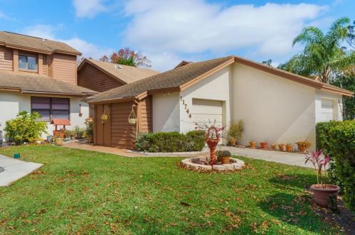 11744 Rolling Pine Ln, Port Richey, FL 34668-1150