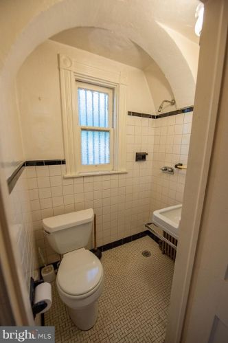 324 New St, Lancaster PA  17602-2051 exterior