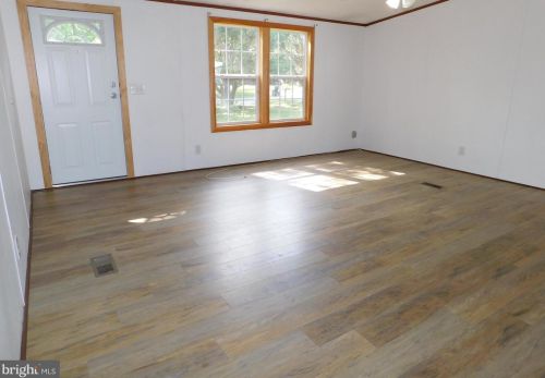 35353 Dannys Dr, Laurel DE  19956-3311 exterior