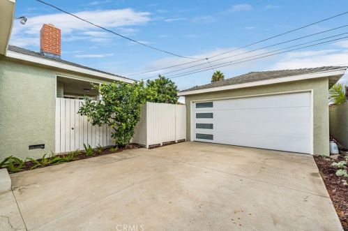 15424 Wilton Pl, Gardena CA  90249-4729 exterior