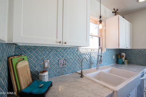 2506 10 St, Phoenix AZ 85024-4130 exterior