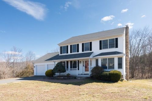 241 Woodberry Hill Dr, Southington, CT 06489-1855