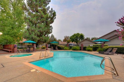 924 Cross St, Woodland CA  95695-4128 exterior