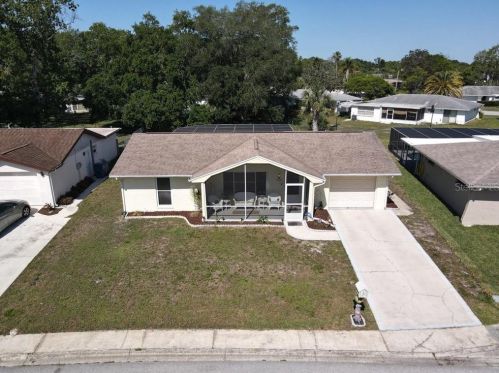 7501 Holly Lake Ln, New Port Richey, FL 34653-2119