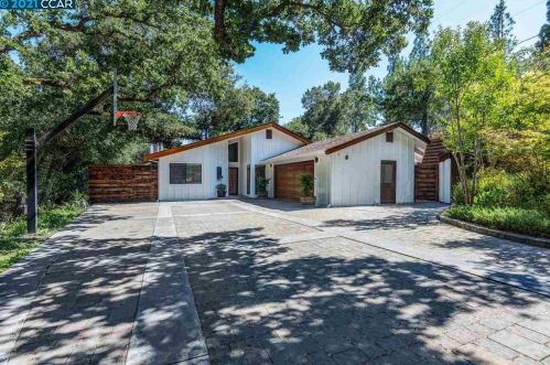 8 Capri Ln, Concord, CA 94523-1601