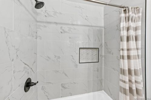 4031 Datcho Dr, San Diego CA 92117-4621 exterior