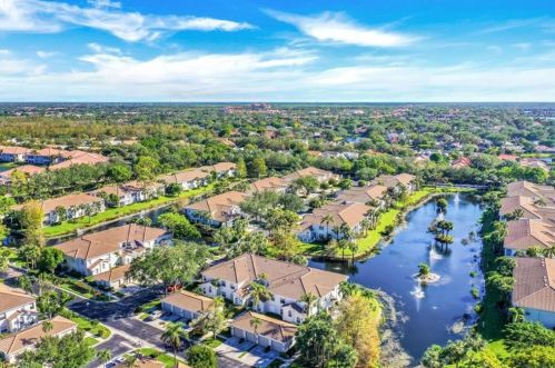 6940 Satinleaf Rd, Naples, FL 34109-6142