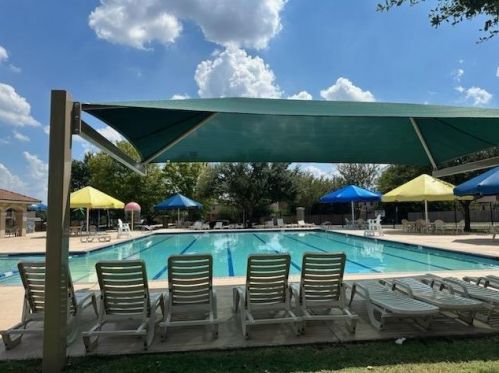 780 New Bridge Dr, Uhland TX  78640-5542 exterior