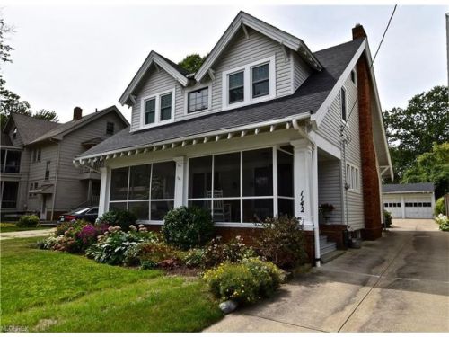 1142 Webb Rd, Cleveland, OH 44107-1102