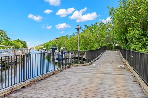 1351 Curlew Ave, Naples FL  34102-3482 exterior